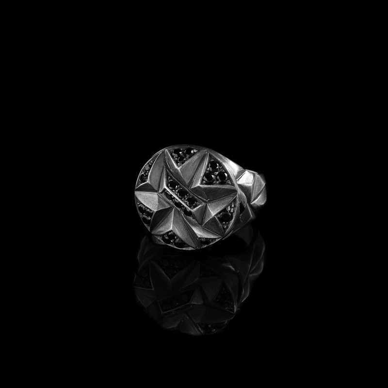 Erkek Gümüş Yüzük Yuvarlak Taşlı Oksitli Geometrik El Tasarımı