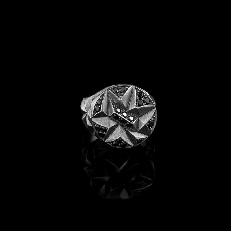 Erkek Gümüş Yüzük Yuvarlak Taşlı Oksitli Geometrik El Tasarımı
