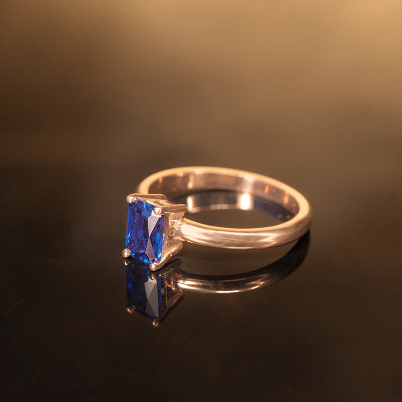 Safir Yüzük Altın Kadın Minimal Kare Taşlı