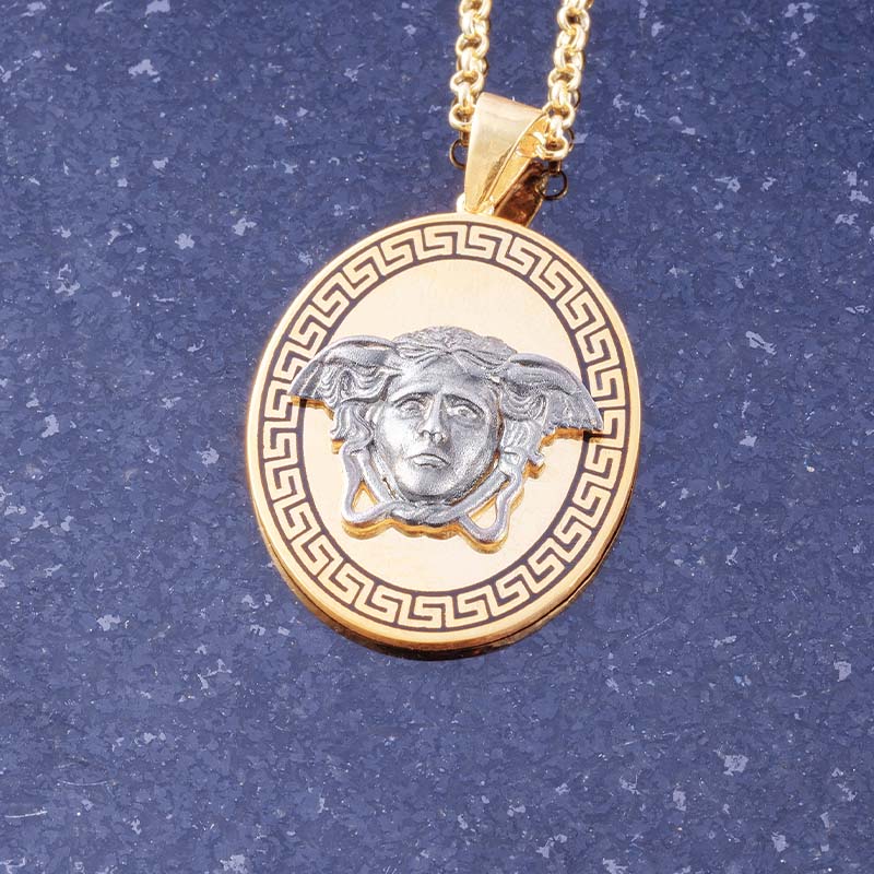 Medusa Madalyon Oval Kolye