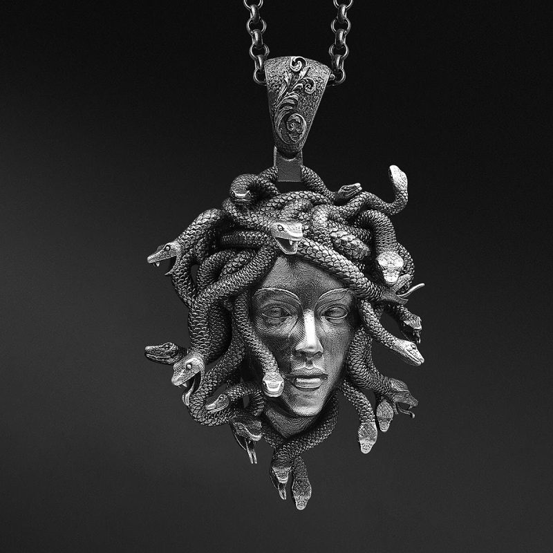 Medusa Gümüş Kolye