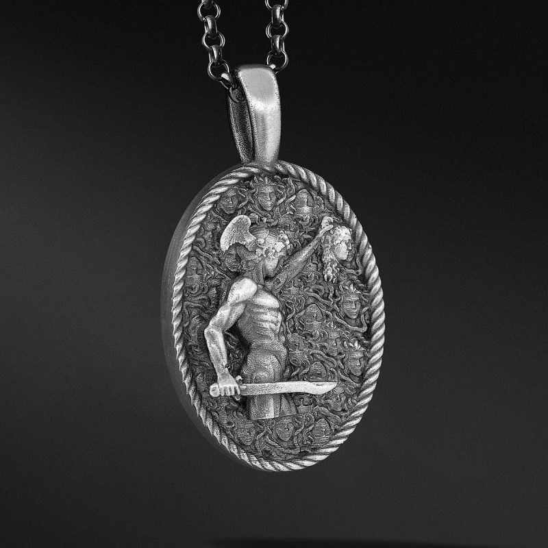 Perseus Medusa Kolye