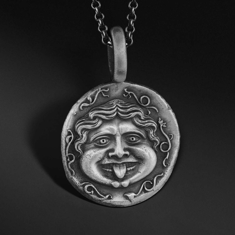 Medusa ve Boğa Roma Sikkesi Kolye